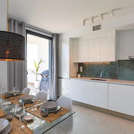 Allonbay Apartment *